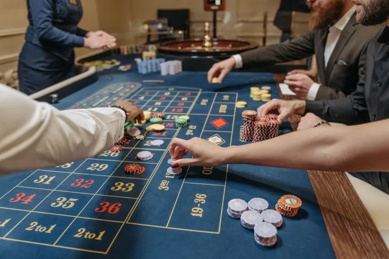 Cracking the VIP Code: What Casino Loyalty Programs Actually Give You and When They're Worth It